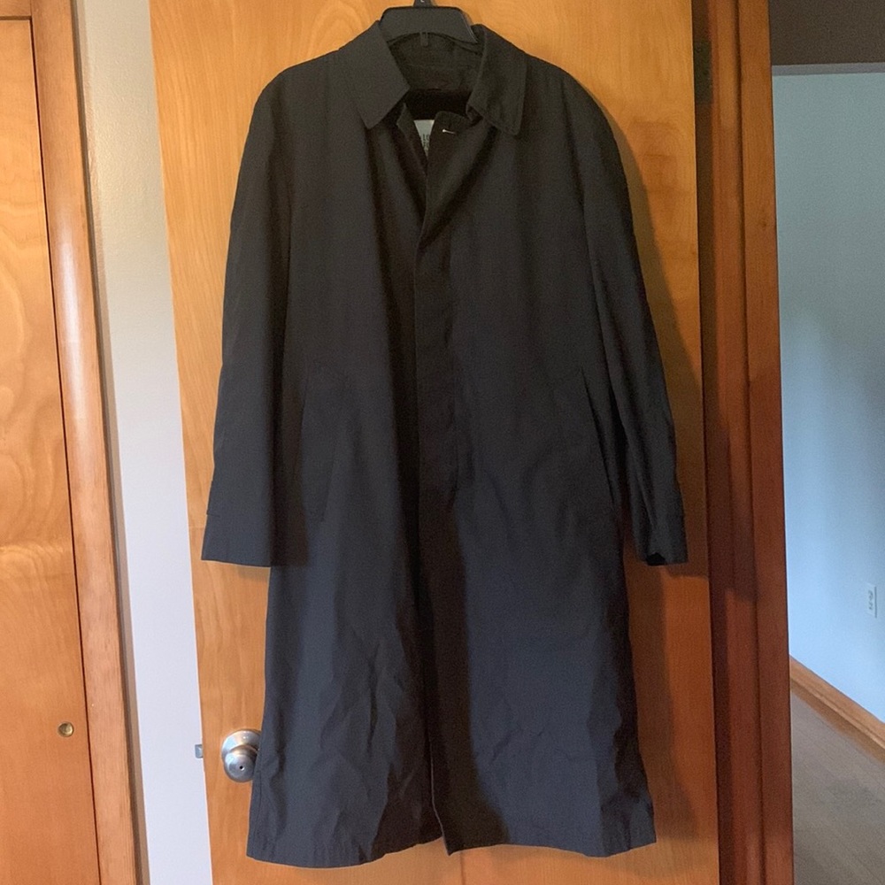 Men’s Durham London Fog Rain Coat. Size 40. In excellent condition.